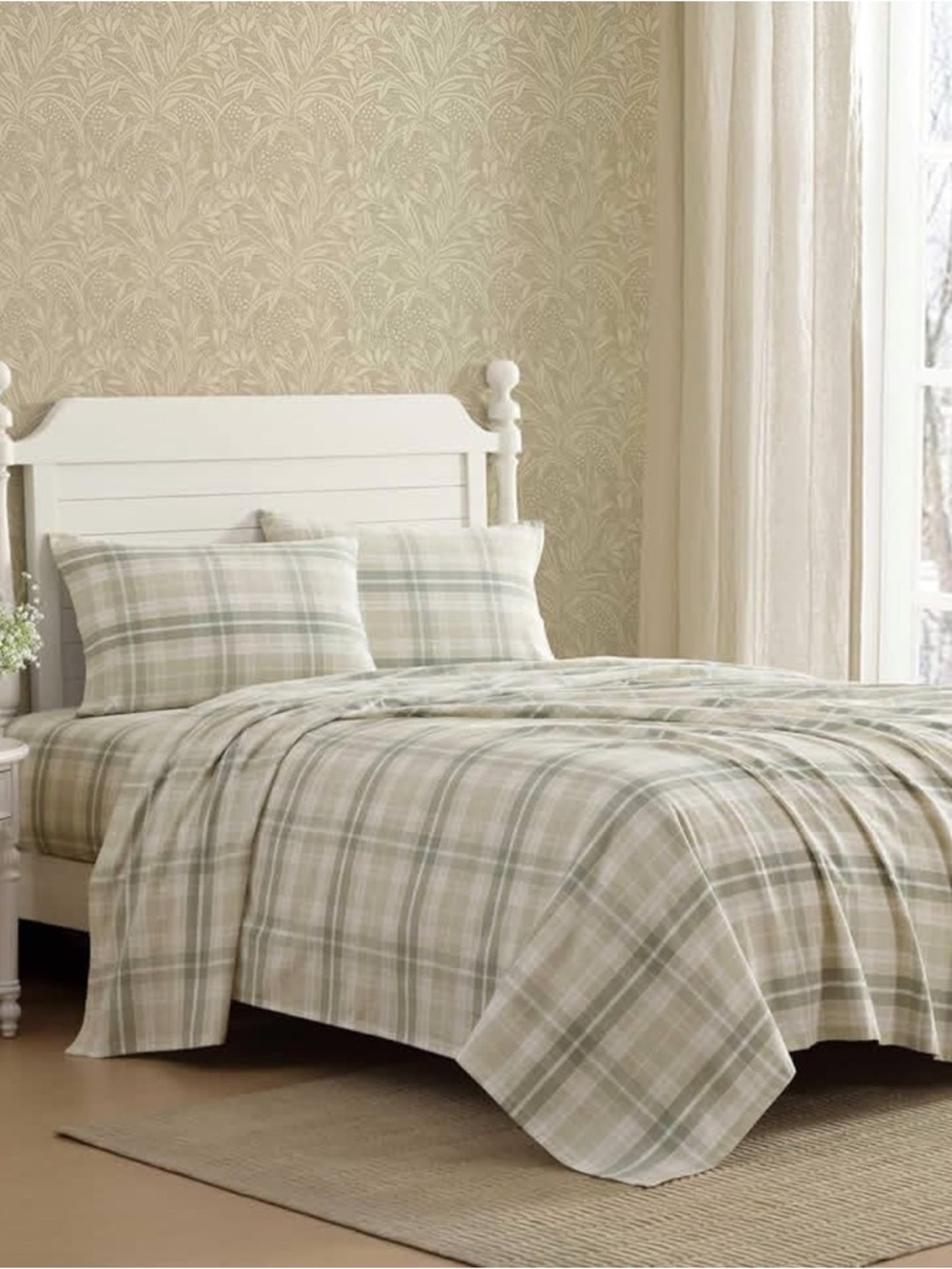 Laura Ashley - Flannel Sheets, King Size, Mulholland Plaid Green - 4 piece set